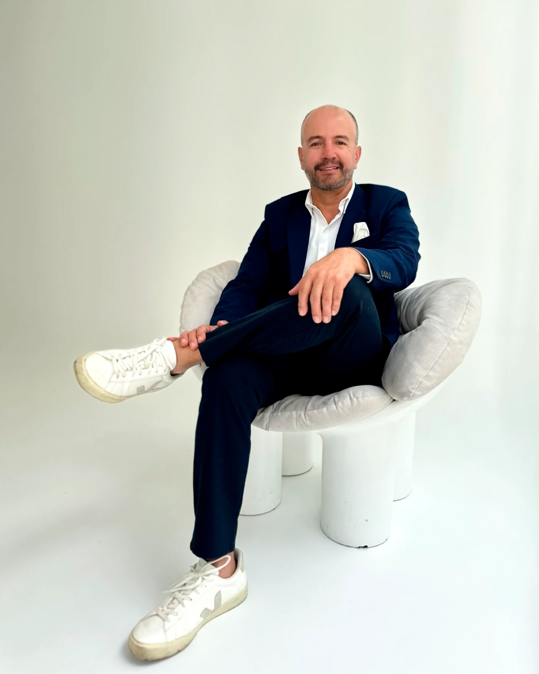 foto del perfil del dr cuevas-seccion quien es-foto 2